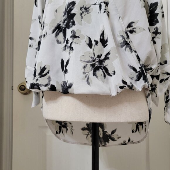 West Kei Size S White w/ Black and Gray Floral Bubble Hem Blouse - Picture 3 of 14